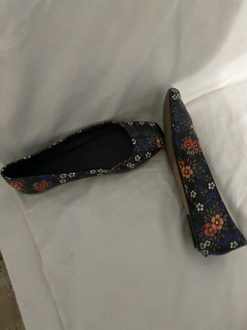 Women's floral shoes